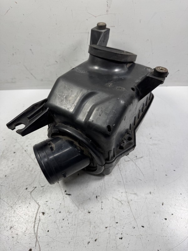 94-01 Acura Integra Air Filter Cleaner Housing & Cover 17241-P72-000 OEM