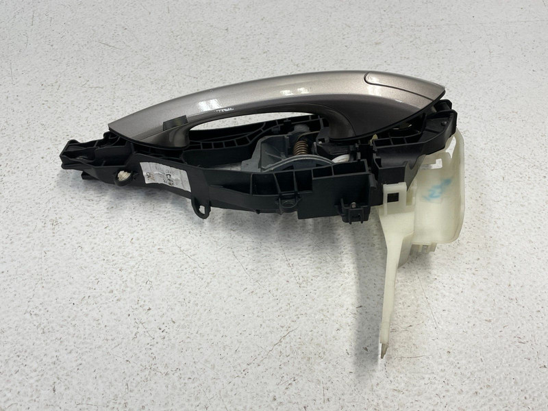 2016-2019 BMW 750i G12 Front Left Driver Exterior Door Handle Silver 1529 OEM