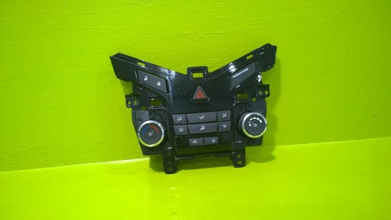 11 CHEVY CRUZE HAZARD SWITCH TEMPERATURE SWITCH CONTROL OEM 2886-23
