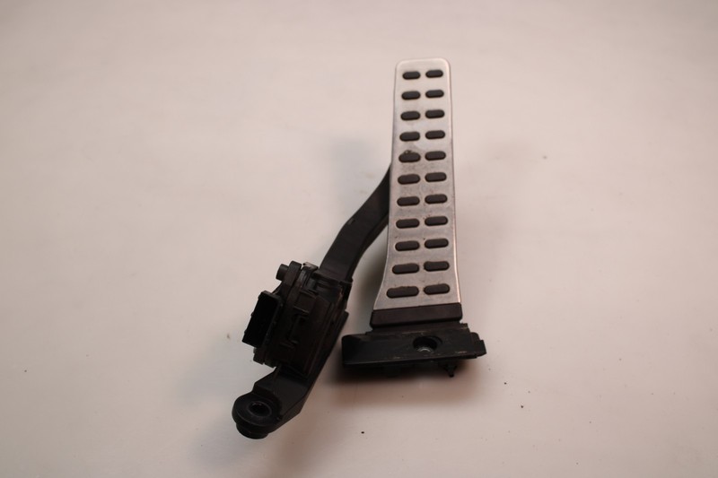 2012-2017 Hyundai Veloster 1.6L Gas Pedal Accelerator OEM