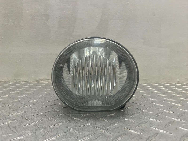 02 03 04 JEEP LIBERTY DRIVER BUMPER MOUNTED FOG LAMP 5083895AD