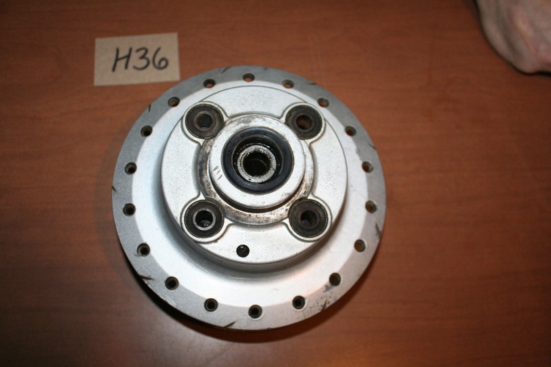 1980 Honda CM 200T Twinstar Rear Wheel Hub OEM 80 B