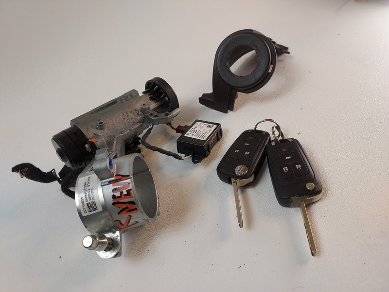10-15 Regal Ignition Switch Assy w/ Immobilizer 2 Key & Brown Trim 22740035 OEM