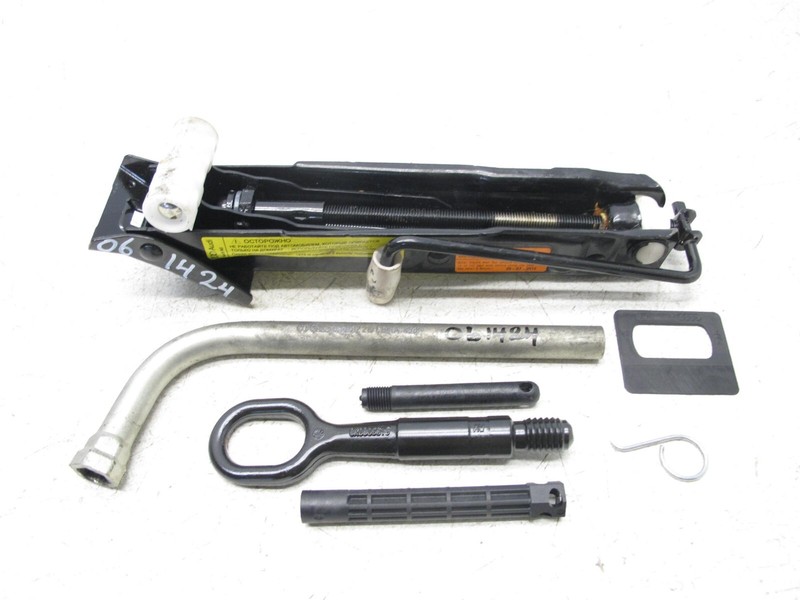 12-18 AUDI C7 A6 S6 A7 S7 RS7 TOOL KIT JACK EMERGENCY TRUNK KIT OEM 061424