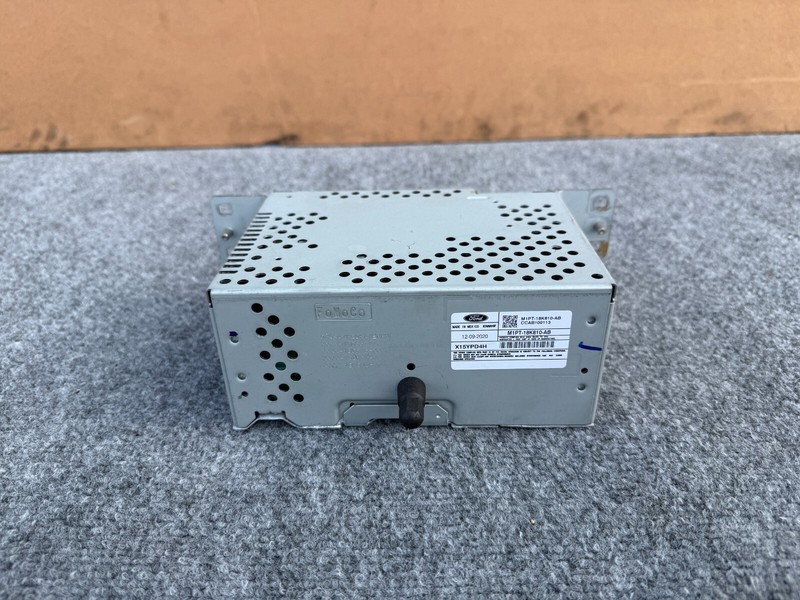 FORD BRONCO SPORT 2021-2025 OEM RADIO STEREO CD PLAYER UNIT ASSEMBLY