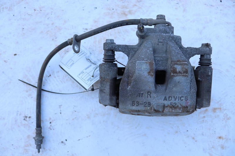 2013-2018 LEXUS ES300H FRONT RIGHT PASSENGER SIDE BRAKE CALIPER W/ HOSE OEM