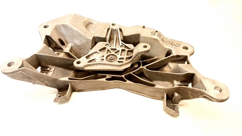 08-18 AUDI 8T A5 A4 S4 S5 QUATTRO AUTOMATIC TRANSMISSION MOUNT BRACKET OEM 09092