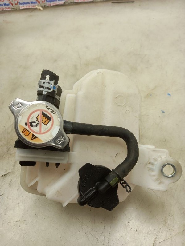16 17 18 19 TOYOTA PRIUS L 1.8L COOLANT RESERVOIR