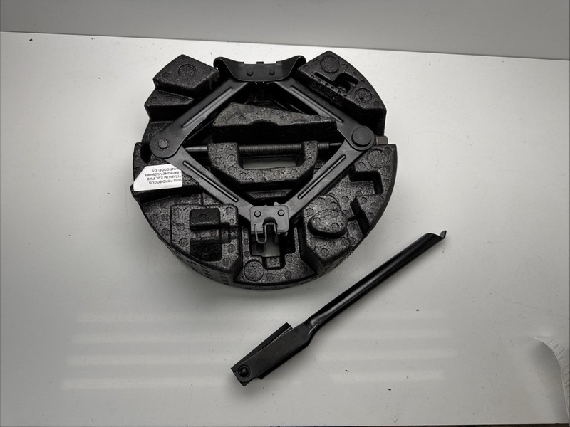 2012-2018 FORD FOCUS SPARE TIRE SCISSOR JACK TOOL KIT LUG WRENCH SET OEM