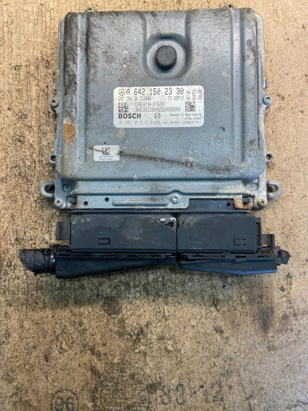 2007 to 2009 Mercedes Sprinter ECU ECM Engine Control Module Unit OEM z8961 DG
