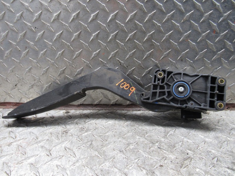 2016 GMC TERRAIN ACCELERATOR GAS PEDAL P/N 84022579 2.4L WGN
