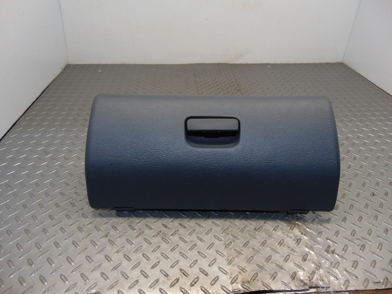 2005-2007 Jeep Liberty Glovebox