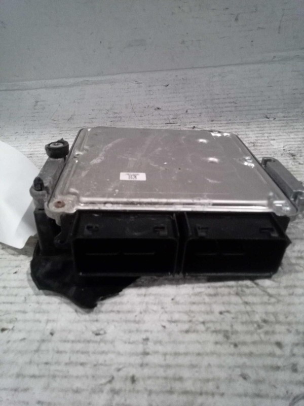 2018 Ford Focus Engine Control Module ECM Black OEM FV6A12B684CA 95K Mi