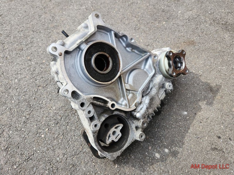 2013 BMW 528i F10 Transfer Case Assembly ATC35L 27105A371F2, 27107636178