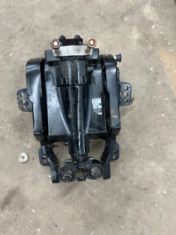 Mercury 25-30 HP 4-Stroke 2 CYL Swivel Bracket ASSY PN 827402T5 FRESHWATER