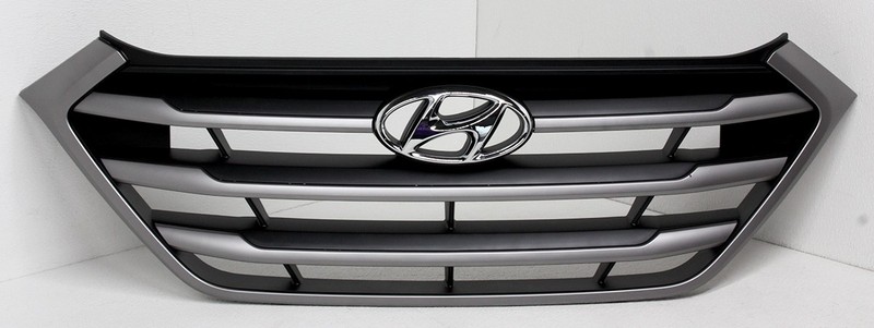 OEM Hyundai Tucson (Gas) Grille 86350-D3000RAM Scratches