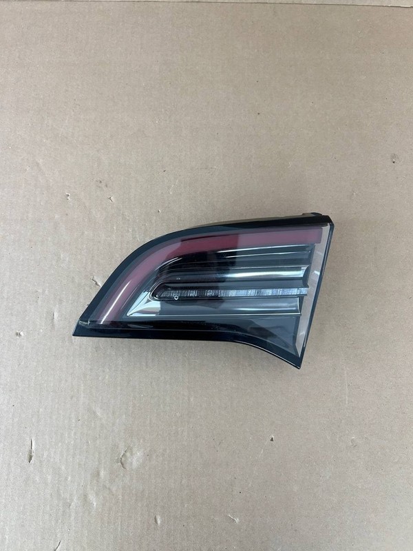 ✅17-23 Tesla Model 3 Rear Right Side LED Inner Tail Light 1077402-00-F w/scratch
