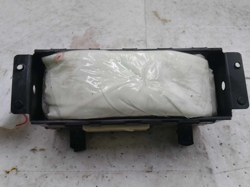 1998 Chevrolet Suburban 2500 Air Bag OEM White 16824062 - 208K Miles