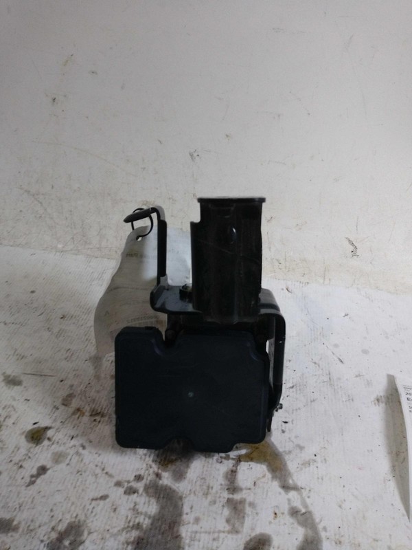 2021 Ford Ranger ABS Hydraulic Assembly OEM 669743 38K Miles Grey