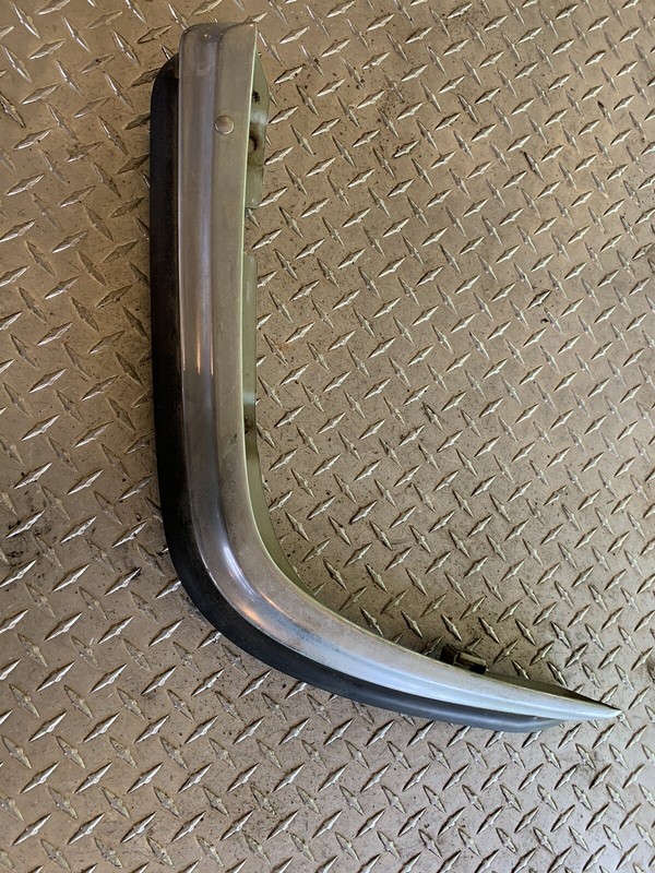 73-80 Mercedes Benz W116 280 450 SEL 300SD Left Side Front Upper Bumper Chrome