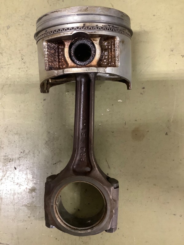 99-01 Honda CR-V 2.0L (B20Z2) Piston and connecting rod OEM