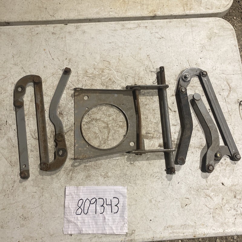 Montgomery Ward Signature 2000 Elite TMO-3200003 Deck Hanger Brackets Mounts