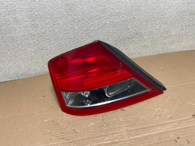 2003 2004 Infiniti M45 Left Driver Side Tail Light Oem AB1364