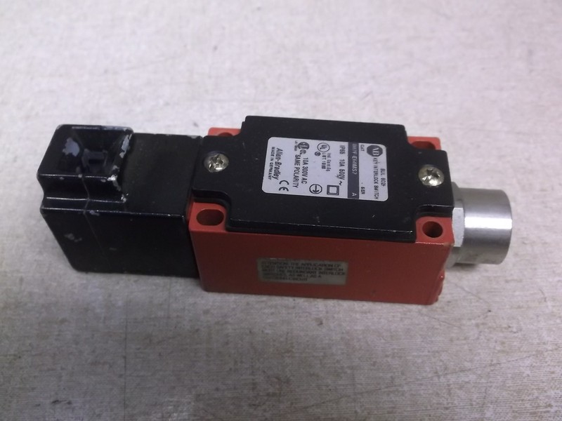 Allen Bradley 802F-E60MS2 Safety Key Interlock Switch Series A 10A 500V