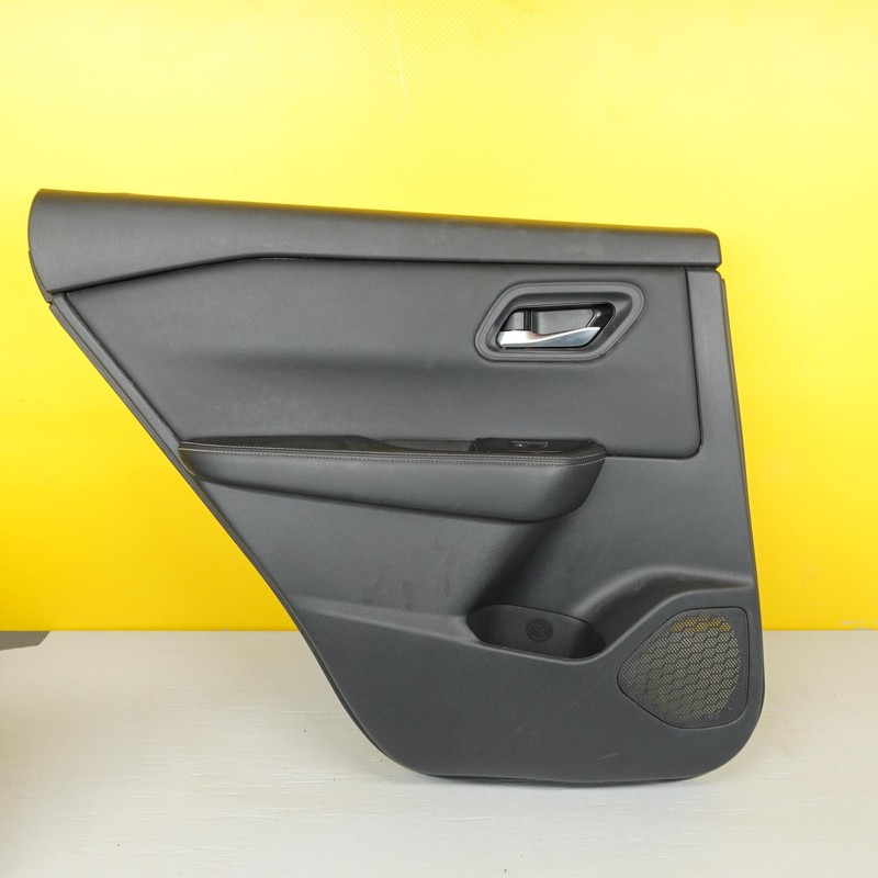 2024-2025 NISSAN ROGUE REAR LEFT DRIVER SIDE DOOR TRIM PANEL OEM 82977-6RR0A