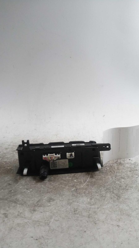 Used A/C Selector Switch fits: 2019 Hyundai Veloster automatic temperature contr