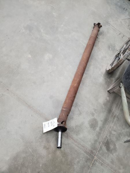 Rear Drive Shaft 117.7" Wb Fits 98-11 LINCOLN & TOWN CAR 282102