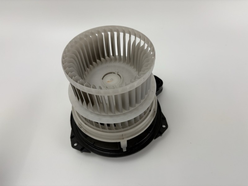 Toyota Heater AC Blower Motor Assembly Prius RAV4 Sienna Venza OEM 8710358080