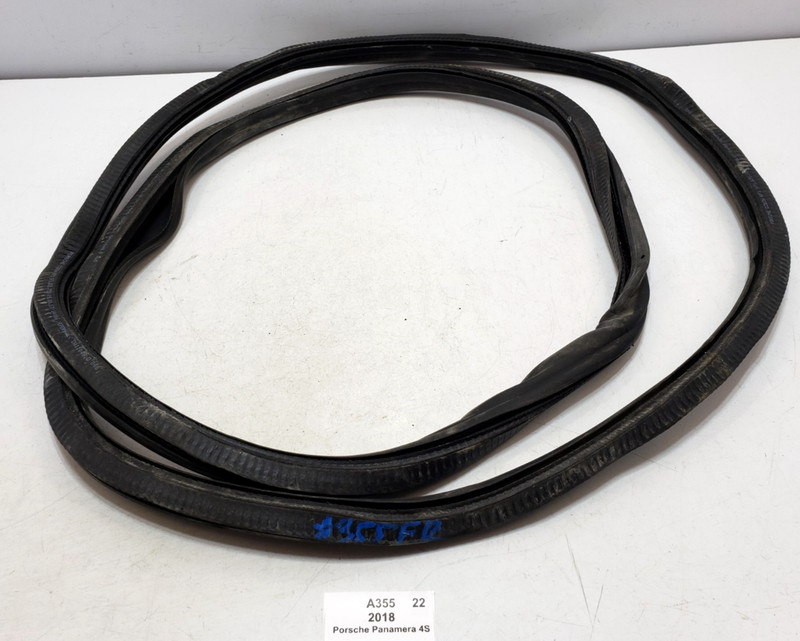 ✅ 2017-2023 OEM Porsche Panamera 4S 971 Front Right Passenger Weatherstrip Seal
