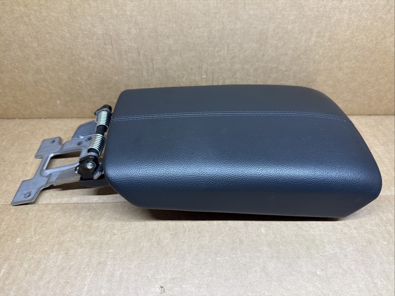 2022-2024 Hyundai Tucson Center Console Lid Cover Top Arm Rest Armrest Black