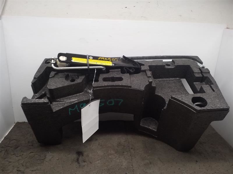 Jack And Tool Kit Set Fits 2009 PASSAT 691480