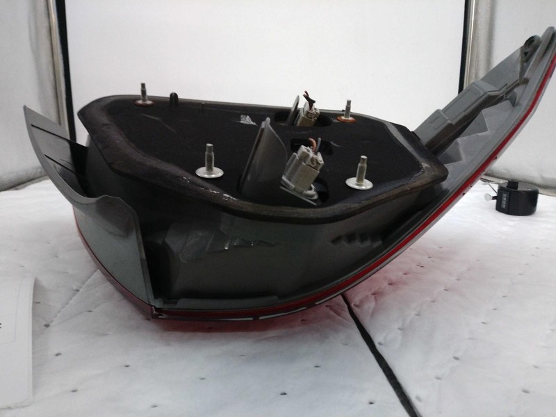 2006-2007 Honda Accord Right Tail Light Assembly OEM 152813 Used 195K Miles
