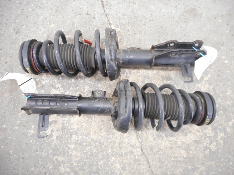 16 Buick LaCrosse Front Driver LT Passenger RT Strut Pair Assembly OEM FWD GNA