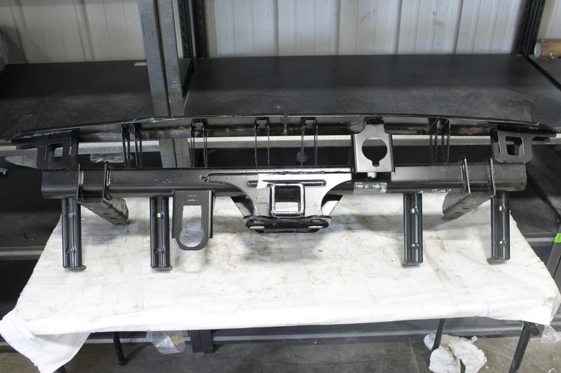 2021-2024 Gmc Yukon Rear Bumper Reinforcement Rebar Oem