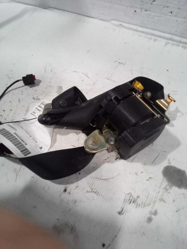 2004 Jeep Liberty Black Seat Belt OEM Passenger Retractor 130K Miles