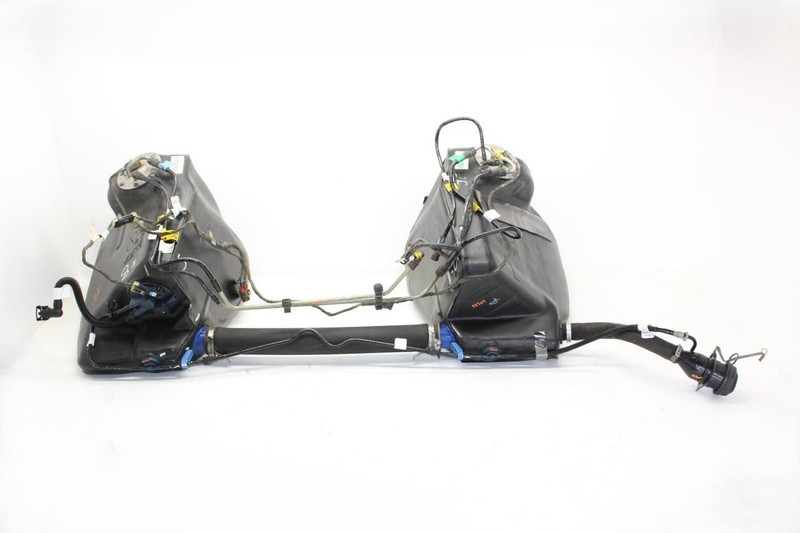 00-03 CORVETTE 5.7L LS1 Pair of Fuel Tanks