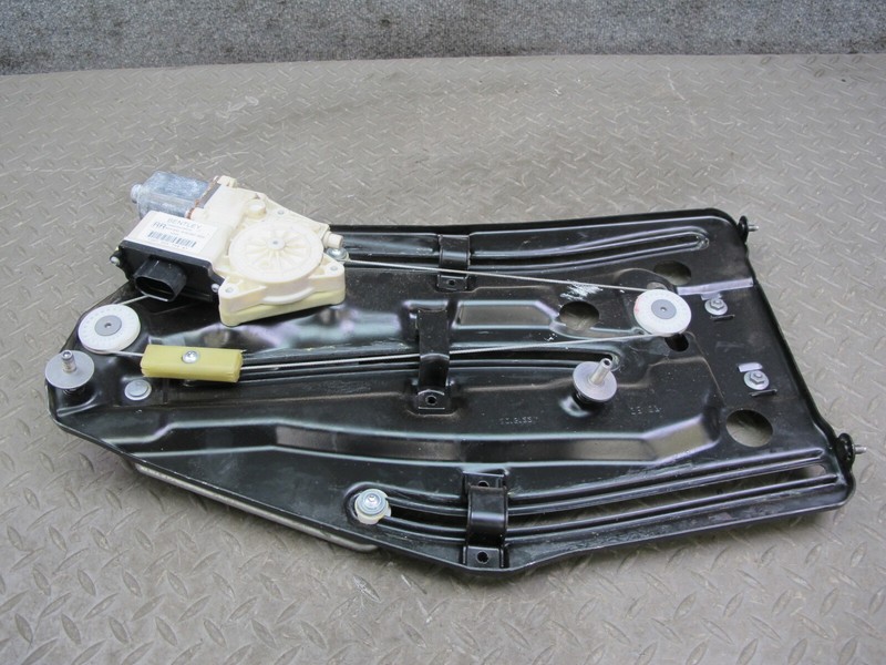 07-10 BENTLEY CONTINENTAL GTC REAR RIGHT QUARTER WINDOW REGULATOR W MOTOR