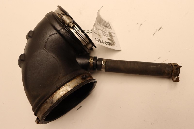 2011-2018 DODGE RAM 2500 3500 CUMMINS 6.7L DIESEL ENGINE AIR INTAKE HOSE OEM