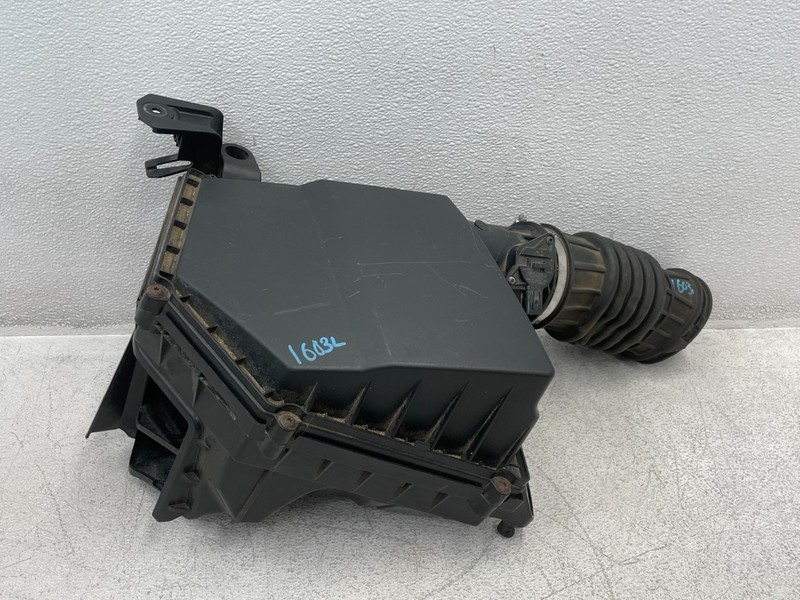 2018-2022 Volvo XC60 Engine Air Intake Cleaner Filter Box Duct 2.0L 1603 OEM