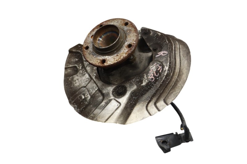 13-15 BMW E84 X1 Front Right Passenger Side Spindle Knuckle Hub 6861206 Oem
