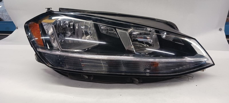 18-'21 VOLKSWAGEN GOLF GTI passenger headlight Headlamp halogen OEM Grade A!
