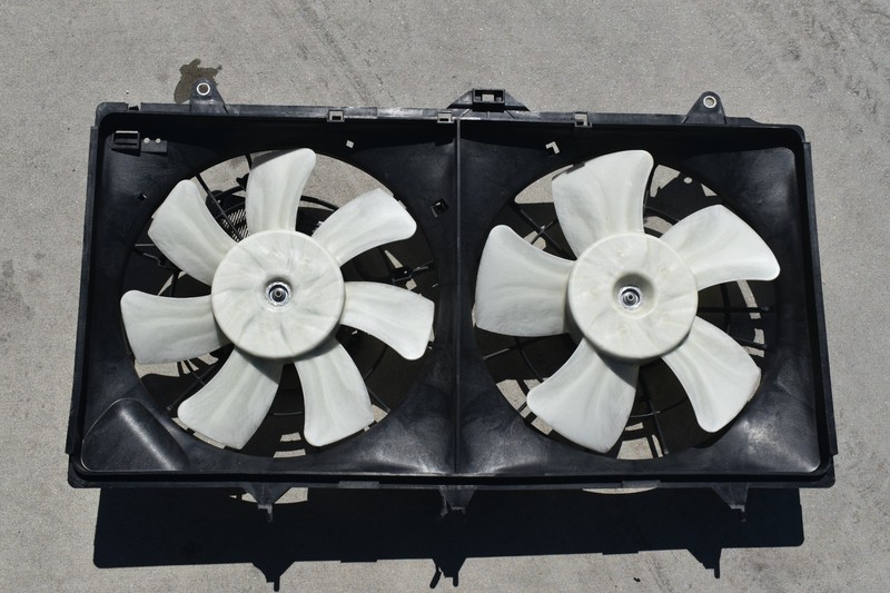 2012-2015 Chevrolet Camaro 6.2 Radiator Cooling Fans With Shroud OEM