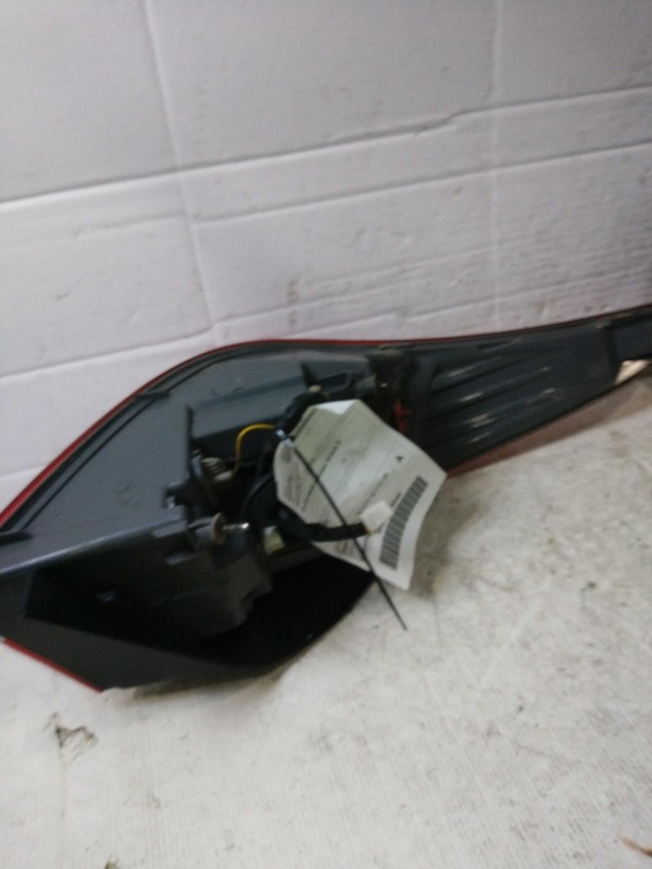 2013 Hyundai Elantra Right Tail Light Assembly White OEM 544356 129K Miles