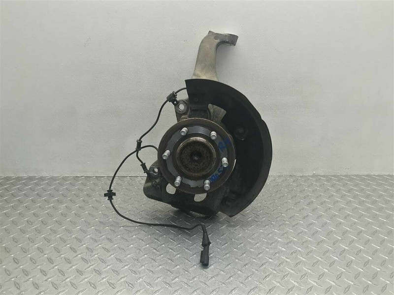 03-06 Ford Expedition 4x2 Front Passenger Spindle Knuckle Hub OEM 2L1Z-3K185-BA