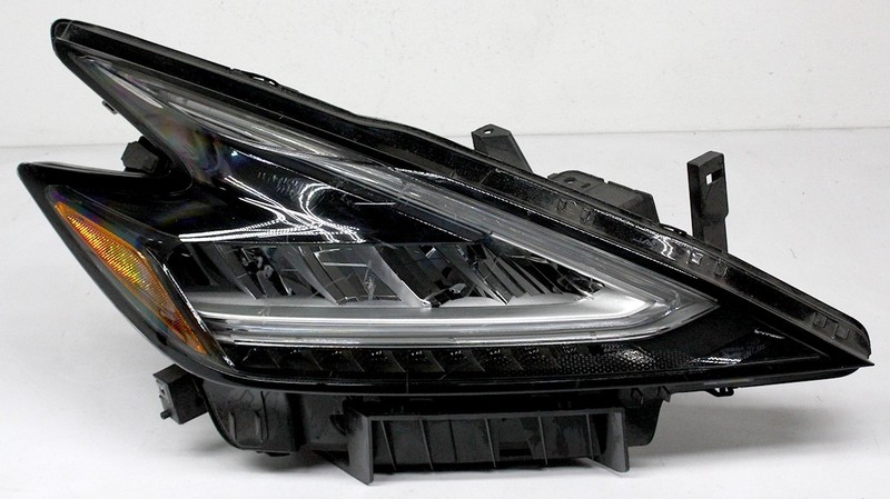 OEM Right Passenger Side LED Headlamp For Nissan Murano 26010-9UF0D Tab Missing