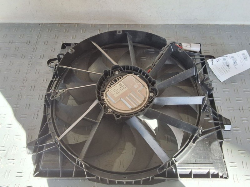 2018-2025 Jeep Wrangler Radiator Fan Motor Fan Assembly 2.0L